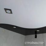 Натяжной потолок на кухне